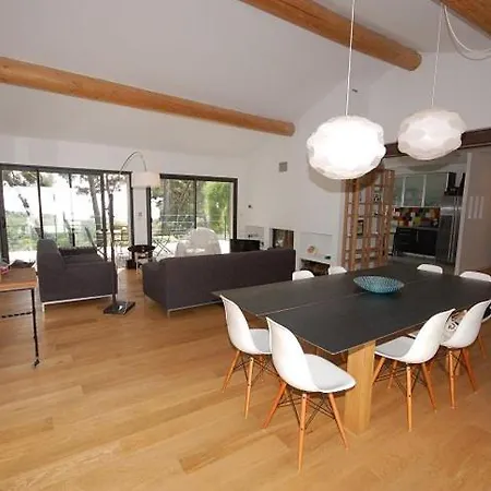 Sleeps 8 Pool Wifi Villa *